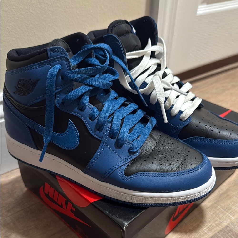 Nike Men's Blue and Black Sneakers GS 5.5Y